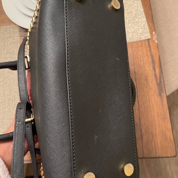 Authentic Michael Kors handbag with studs - Picture 4 of 4